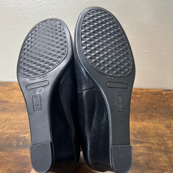 Aerosoles Sundown Wedge Boots 7 Womens Black Leather Ankle Booties Slip On New - Picture 4 of 10